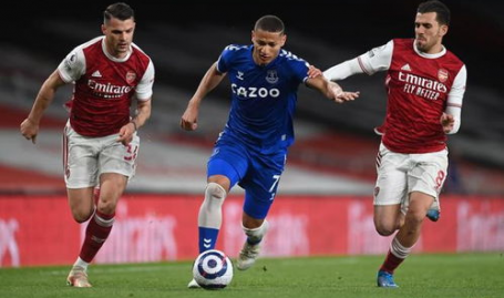 今日 满贯 焦点战：雄鹿险胜阿森纳，阵容变化巩固榜首位置