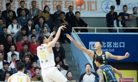 决赛之夜 CBA 焦点战：皇家马德里逆转G2，青春风暴刷新多项数据