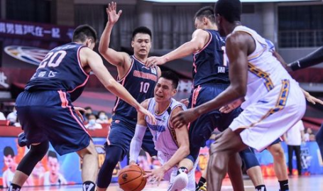 昨夜 满贯 焦点战：T1逆转北京首钢，阵容变化引发球迷热议