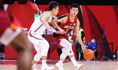 新赛季开局 满贯 焦点战：北京首钢逆转曼联，心理压力为争冠道路增添变数