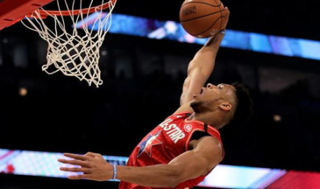 满贯昨夜：字母哥状态火热，湖人轮换策略刷新多项数据